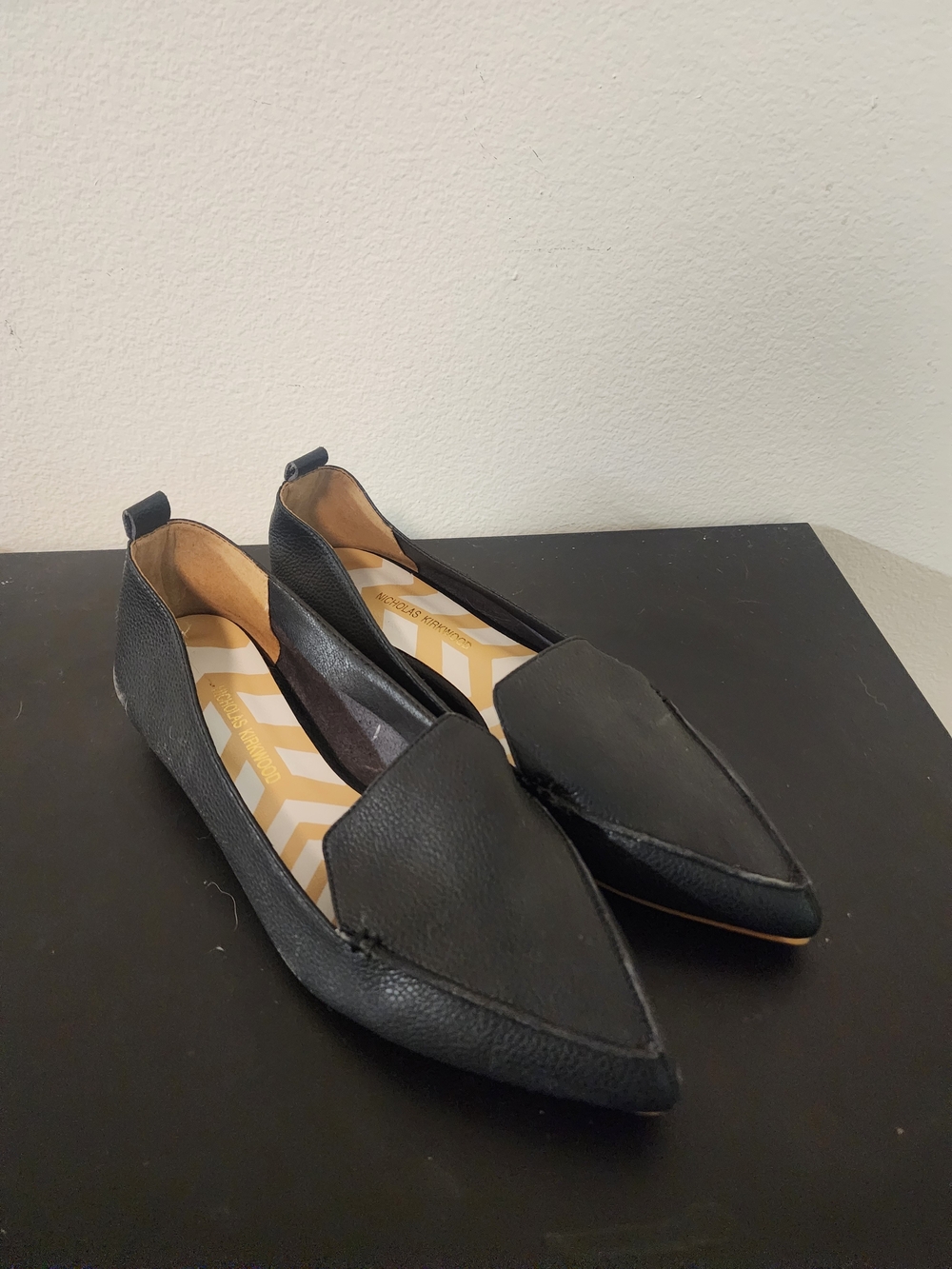 Nicholas Kirkwood Women's Pointed Toe Black Leather Loafers